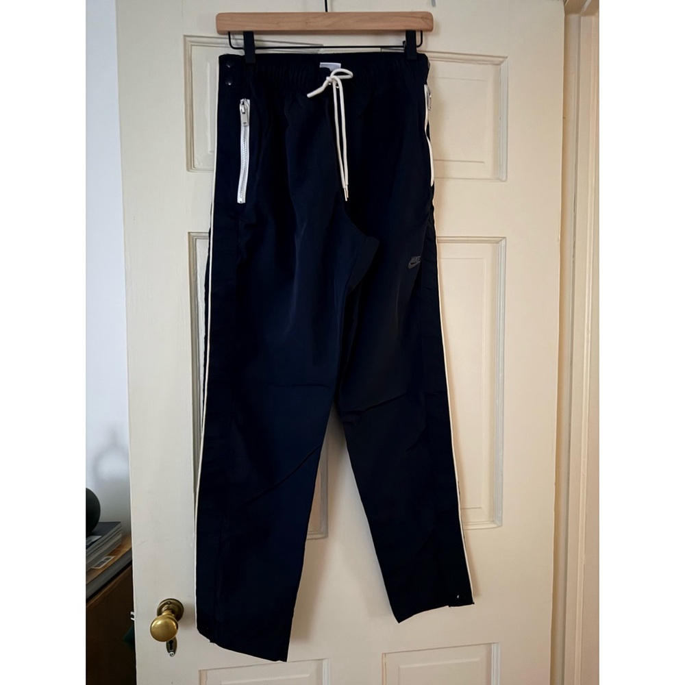 Nike Sportswear Essentials Woven Unlined Tearaway Black Pants Size Small